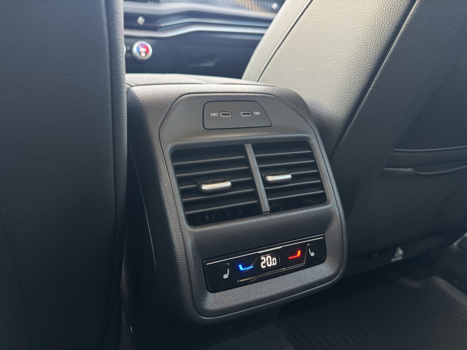 Škoda Superb Combi - zdjęcie 33