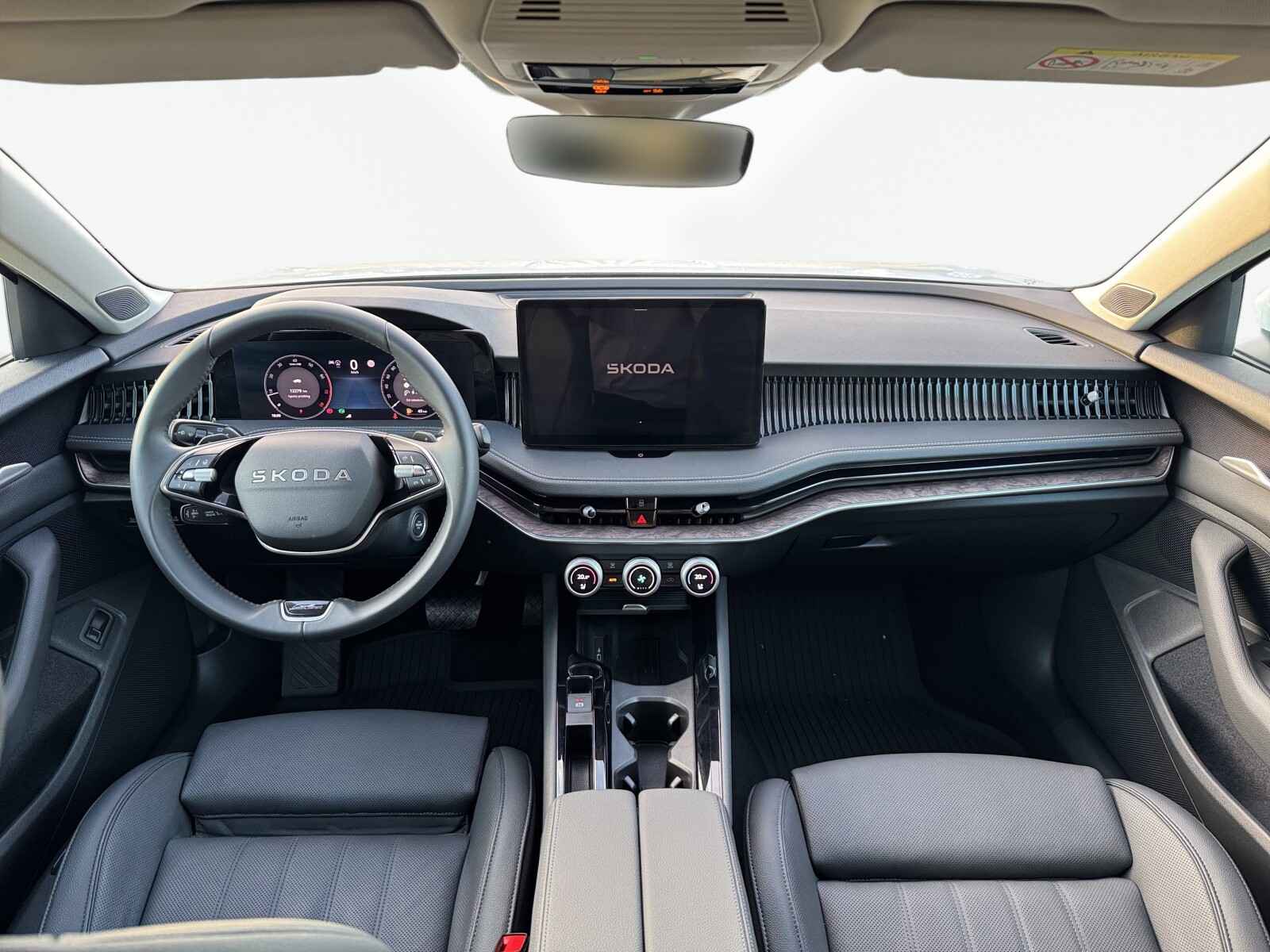 Škoda Superb Combi - zdjęcie 10