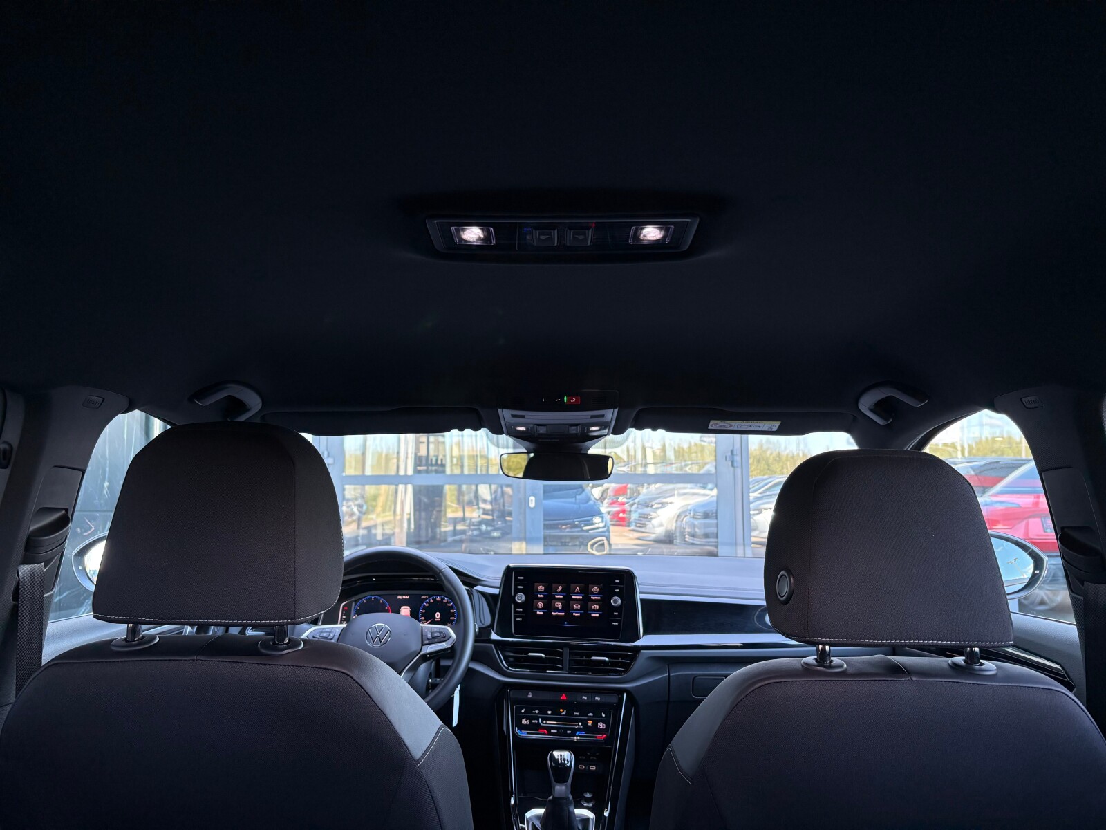 Volkswagen T-Roc - zdjęcie 19