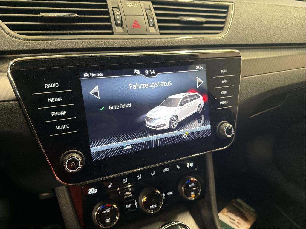 Škoda Superb Combi - zdjęcie 9