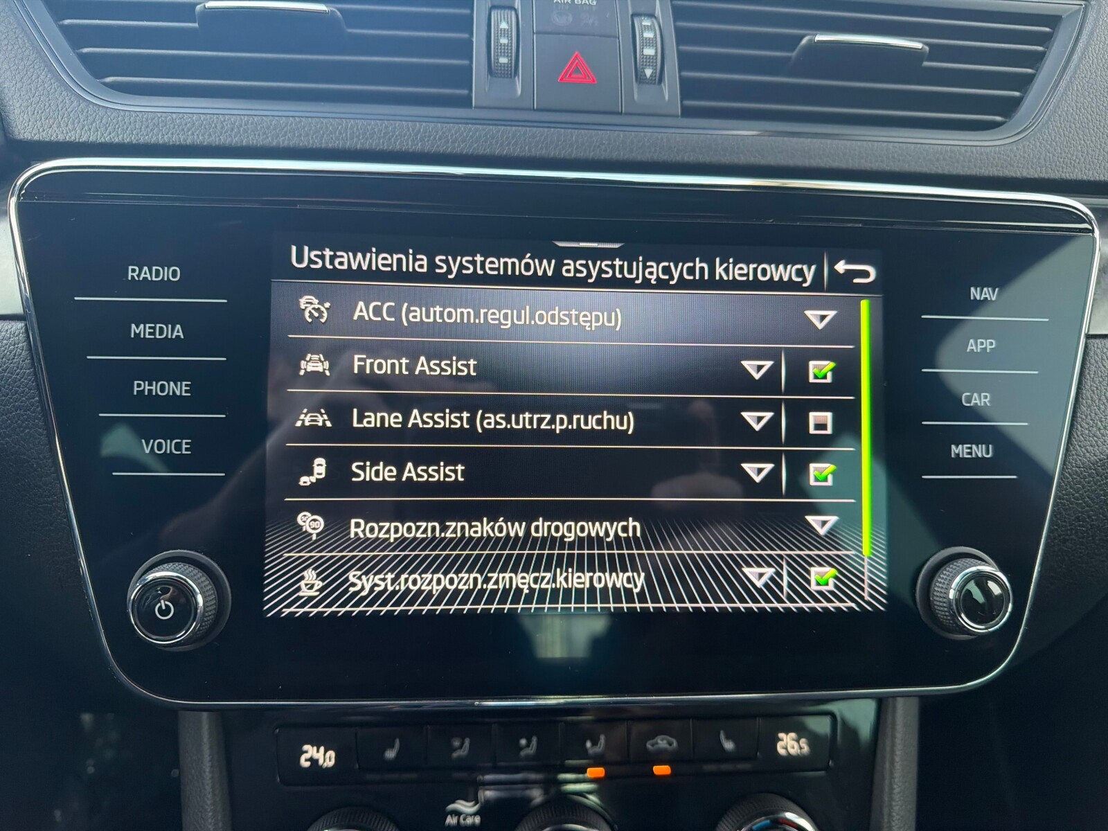 Škoda Superb Combi - zdjęcie 31