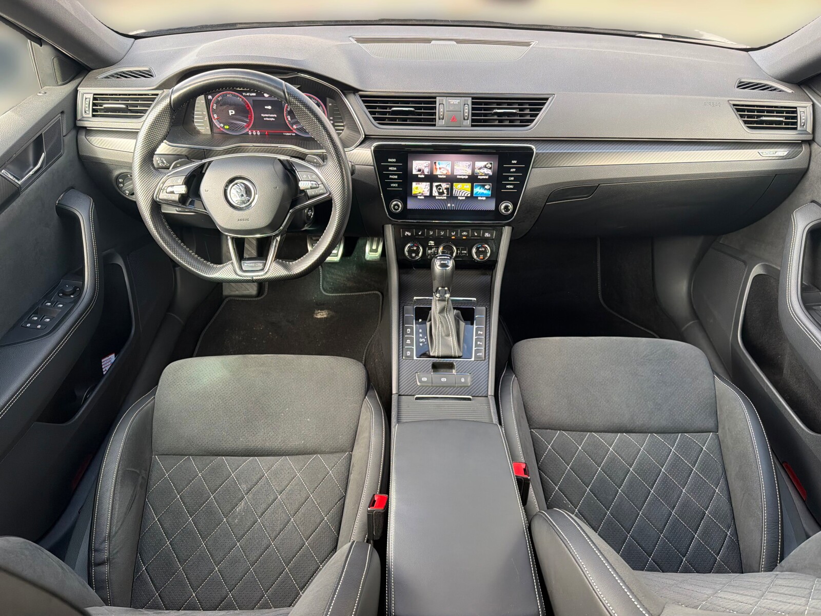 Škoda Superb Combi - zdjęcie 21