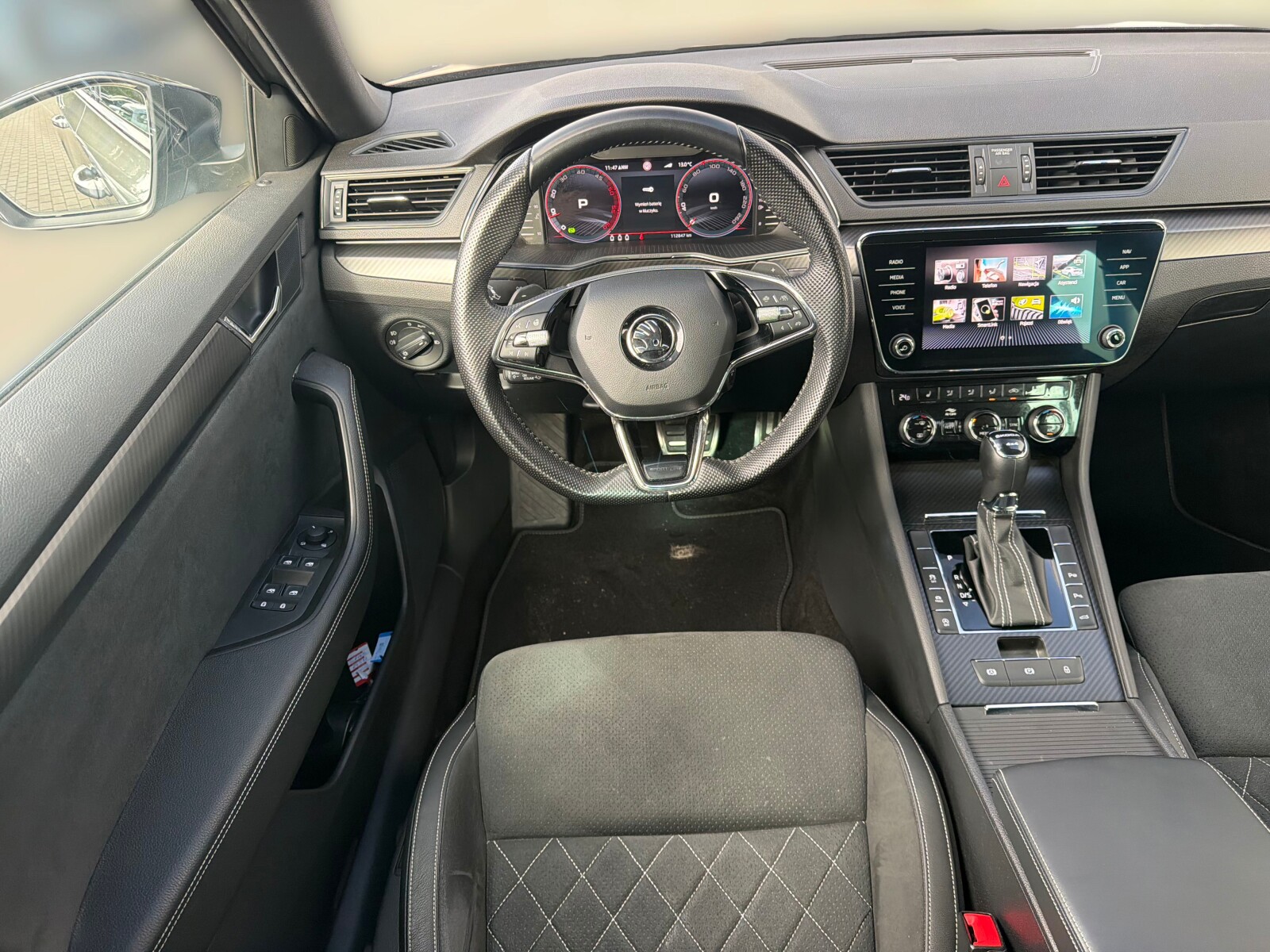 Škoda Superb Combi - zdjęcie 20