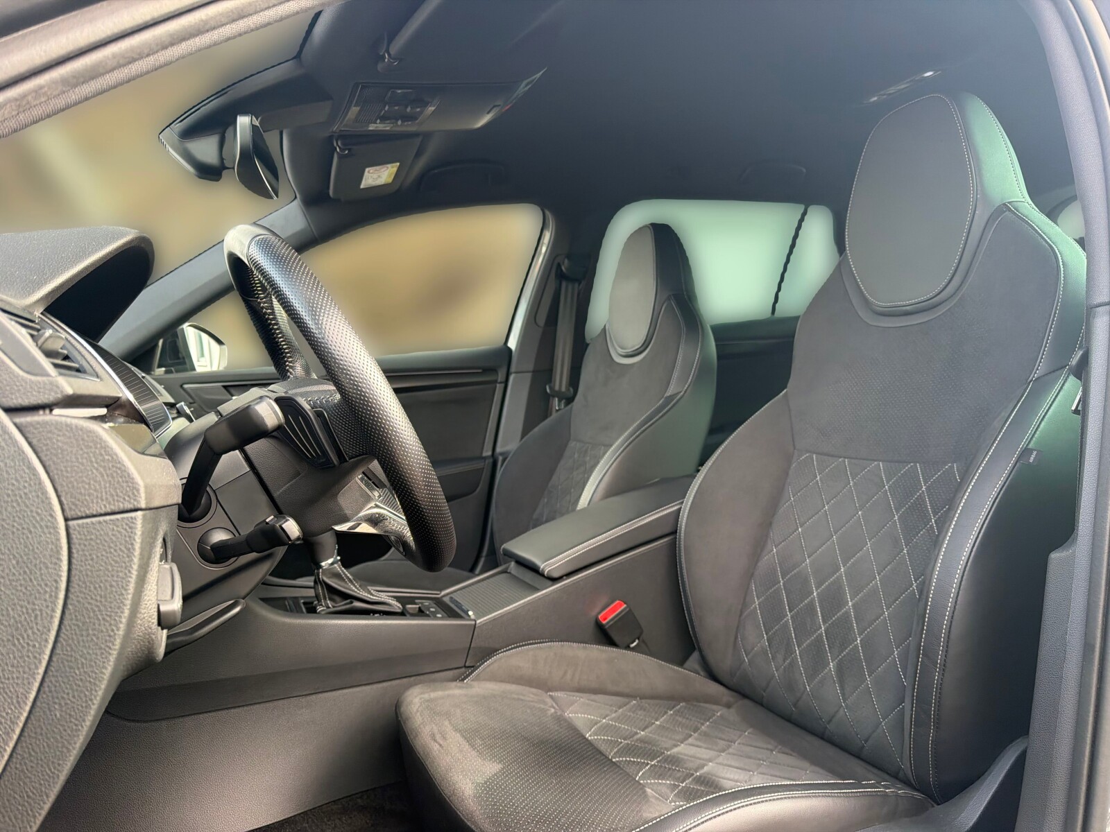 Škoda Superb Combi - zdjęcie 10
