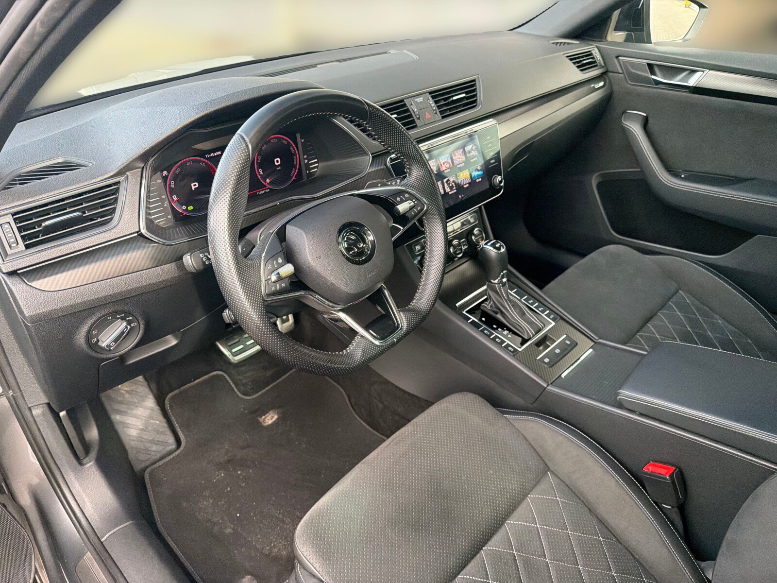 Škoda Superb Combi - zdjęcie 9