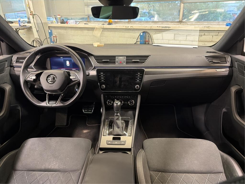 Škoda Superb Combi - zdjęcie 5