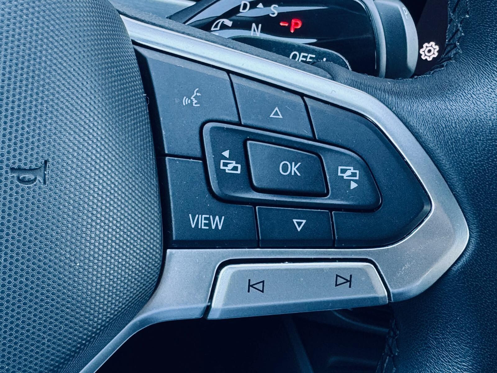 Volkswagen Passat - zdjęcie 22