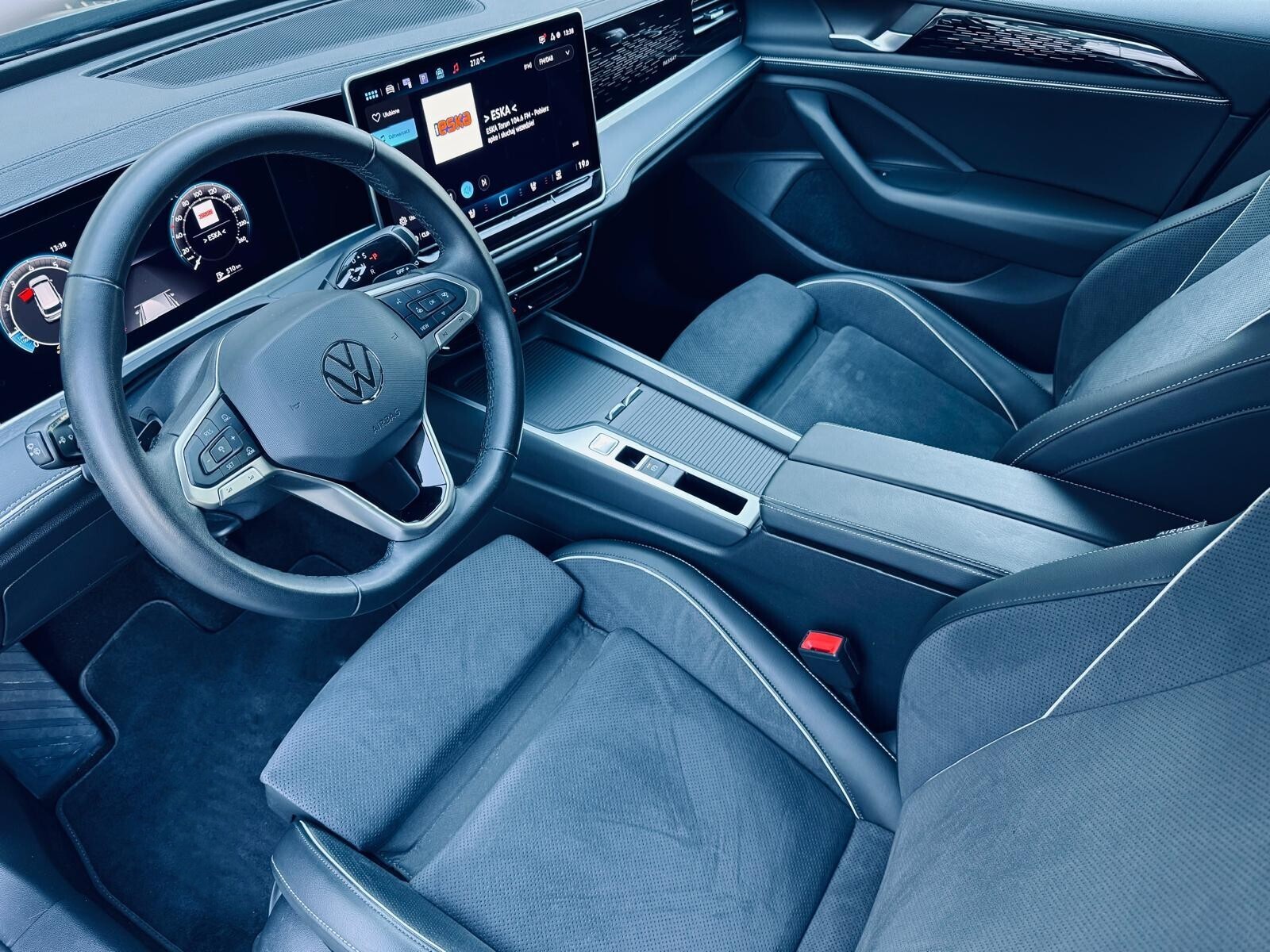 Volkswagen Passat - zdjęcie 10