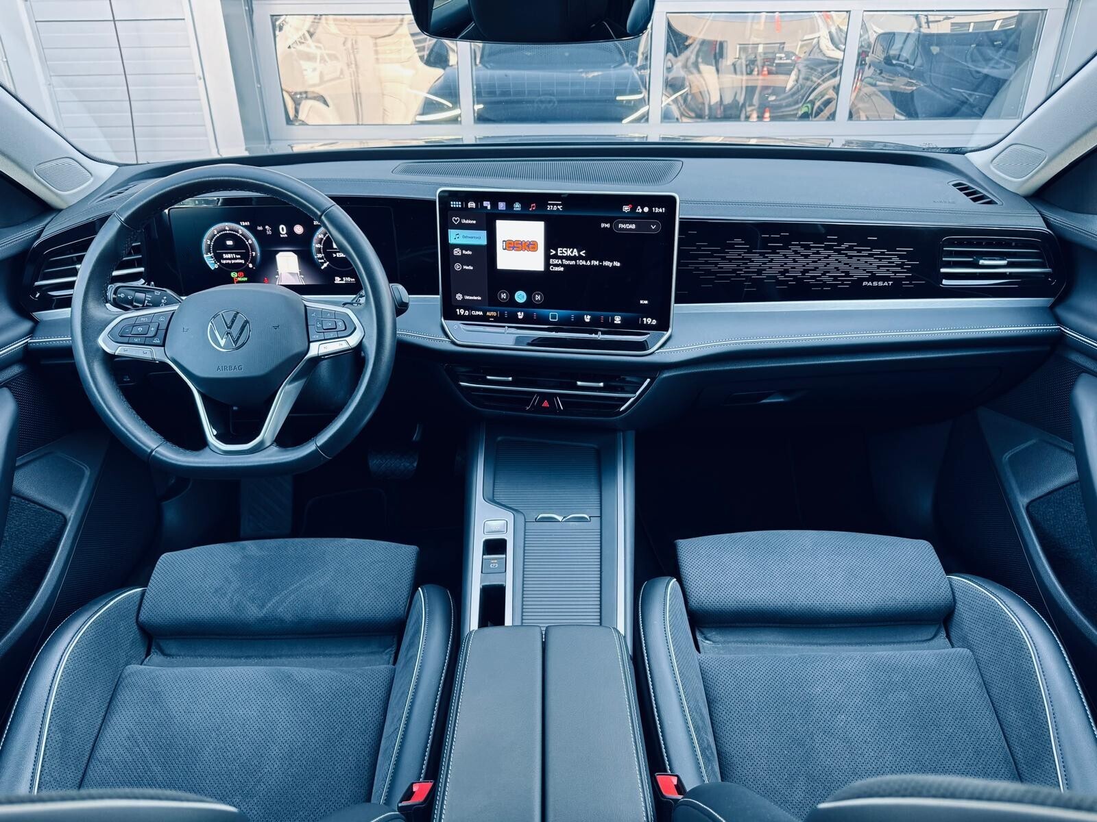 Volkswagen Passat - zdjęcie 17