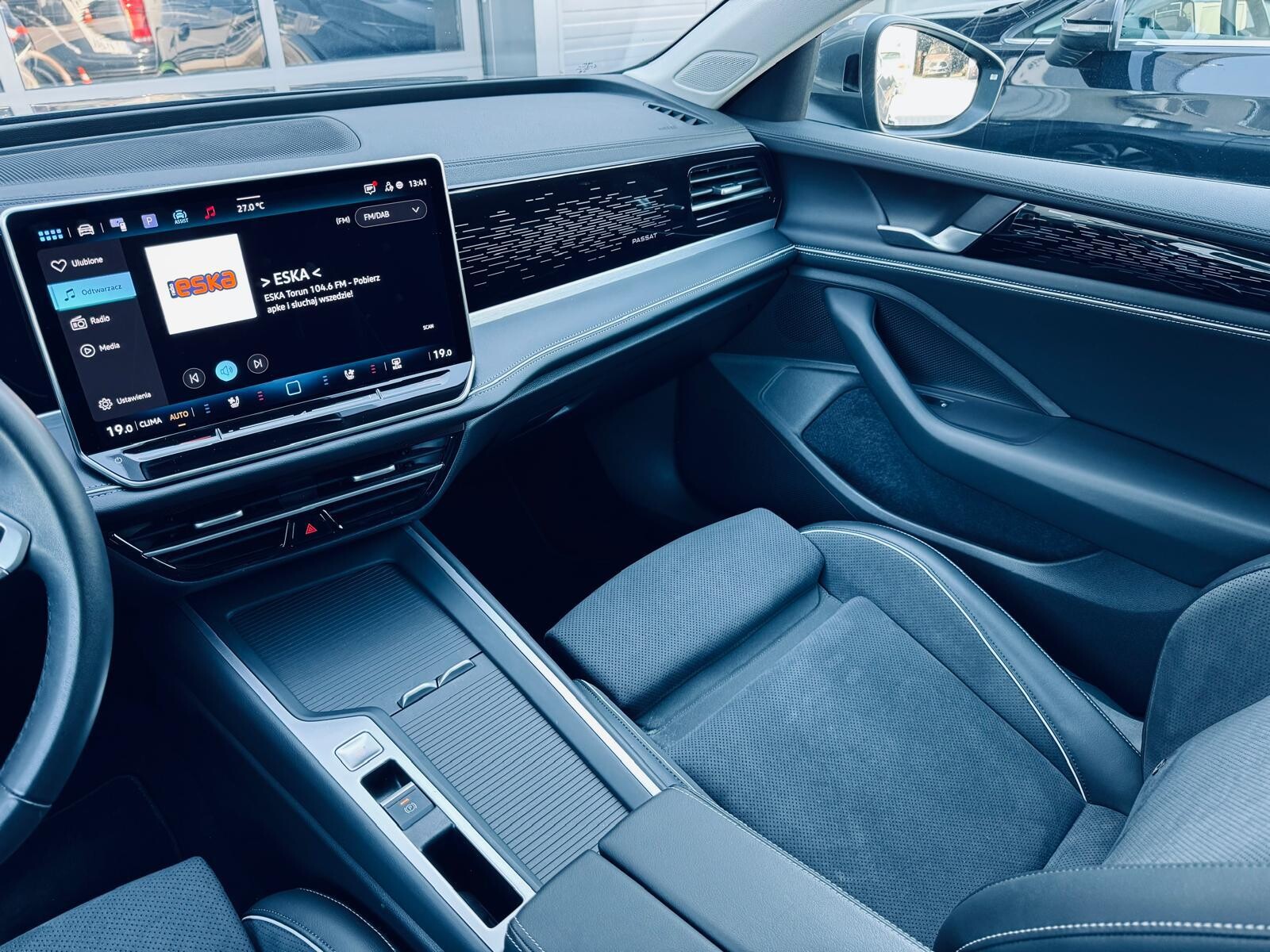 Volkswagen Passat - zdjęcie 19