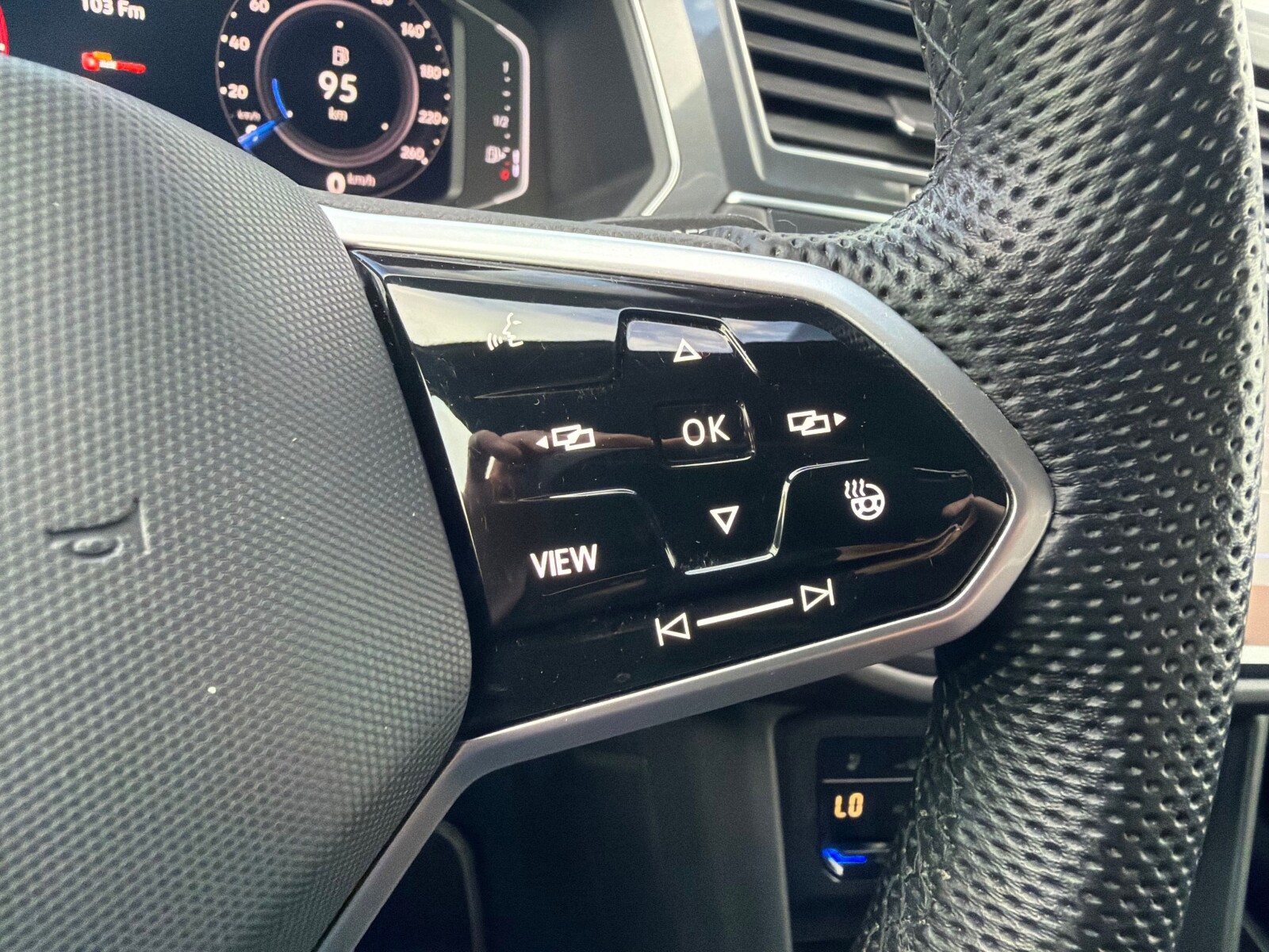 Volkswagen Tiguan Allspace - zdjęcie 26