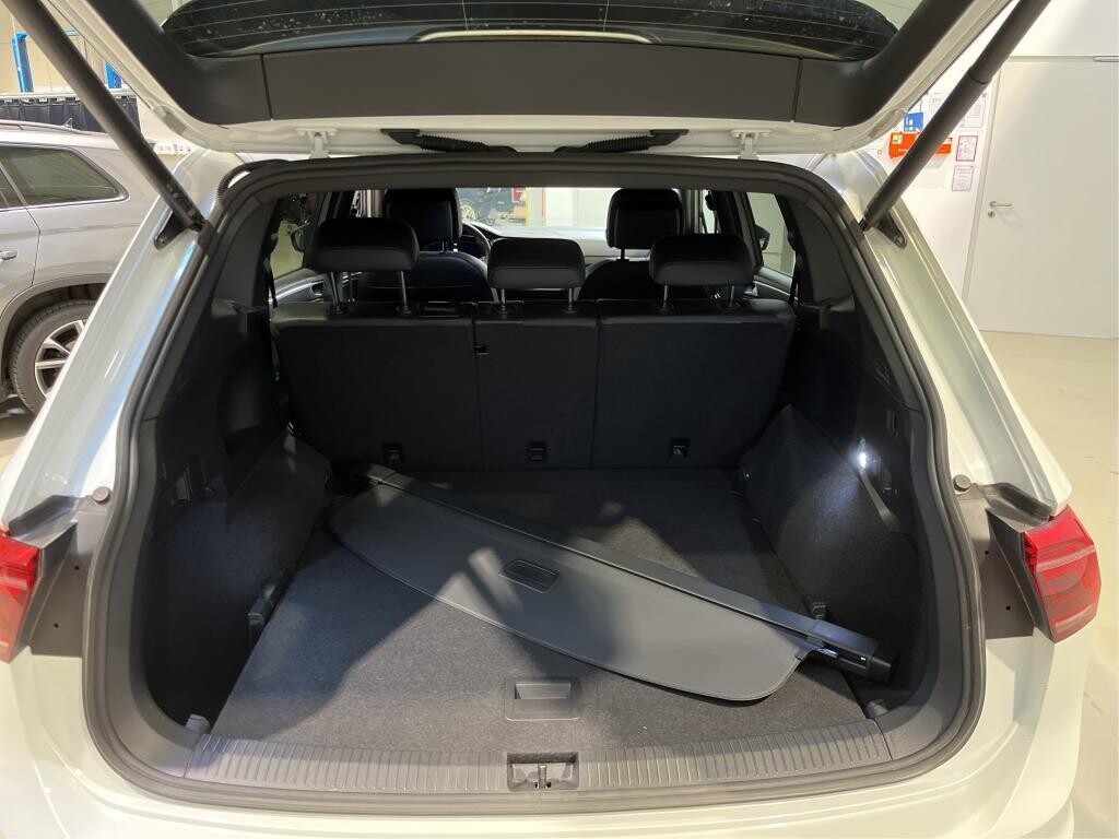 Volkswagen Tiguan Allspace - zdjęcie 8