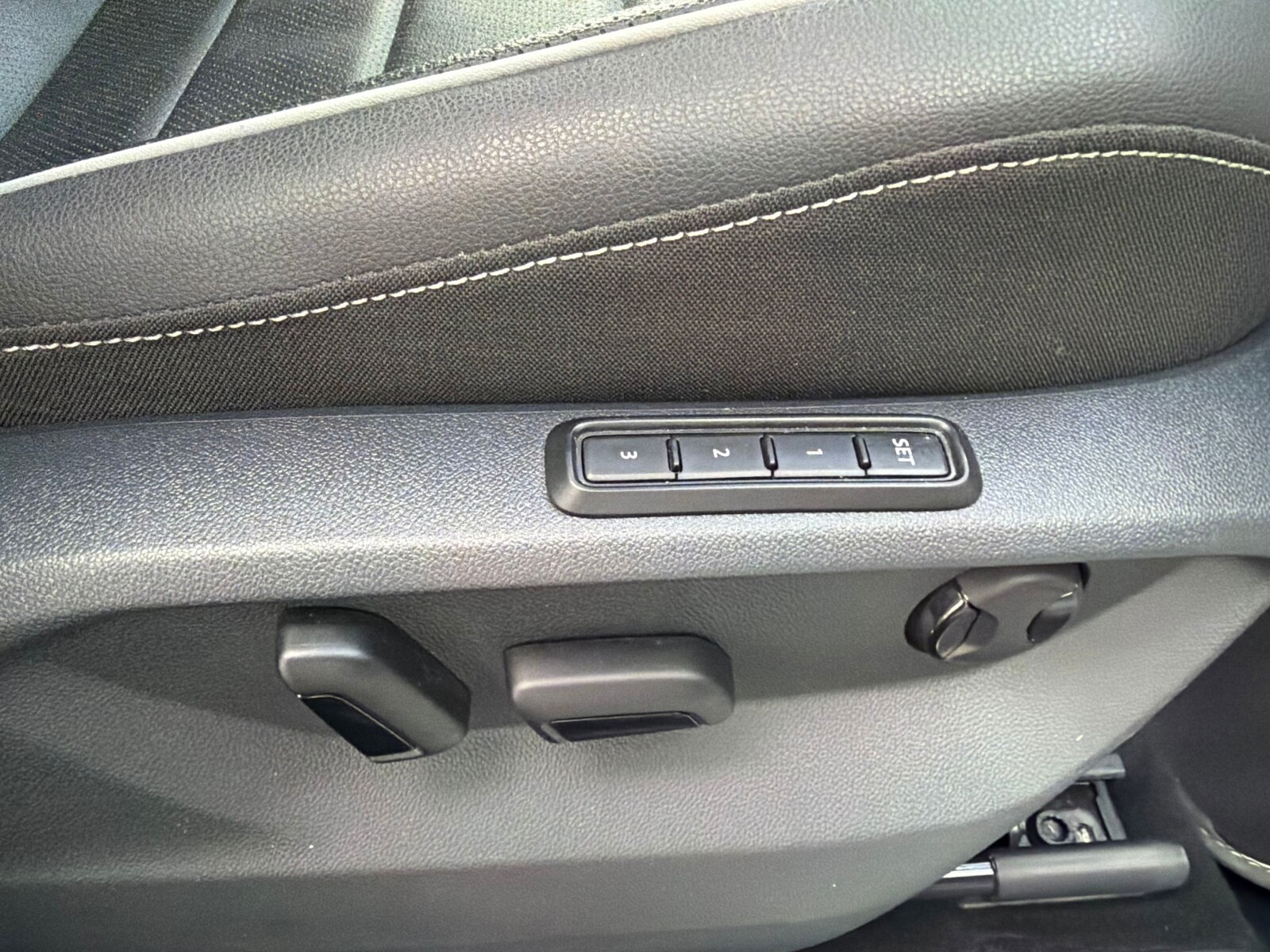 Volkswagen Tiguan Allspace - zdjęcie 19