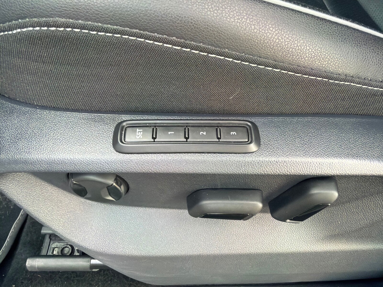 Volkswagen Tiguan Allspace - zdjęcie 11