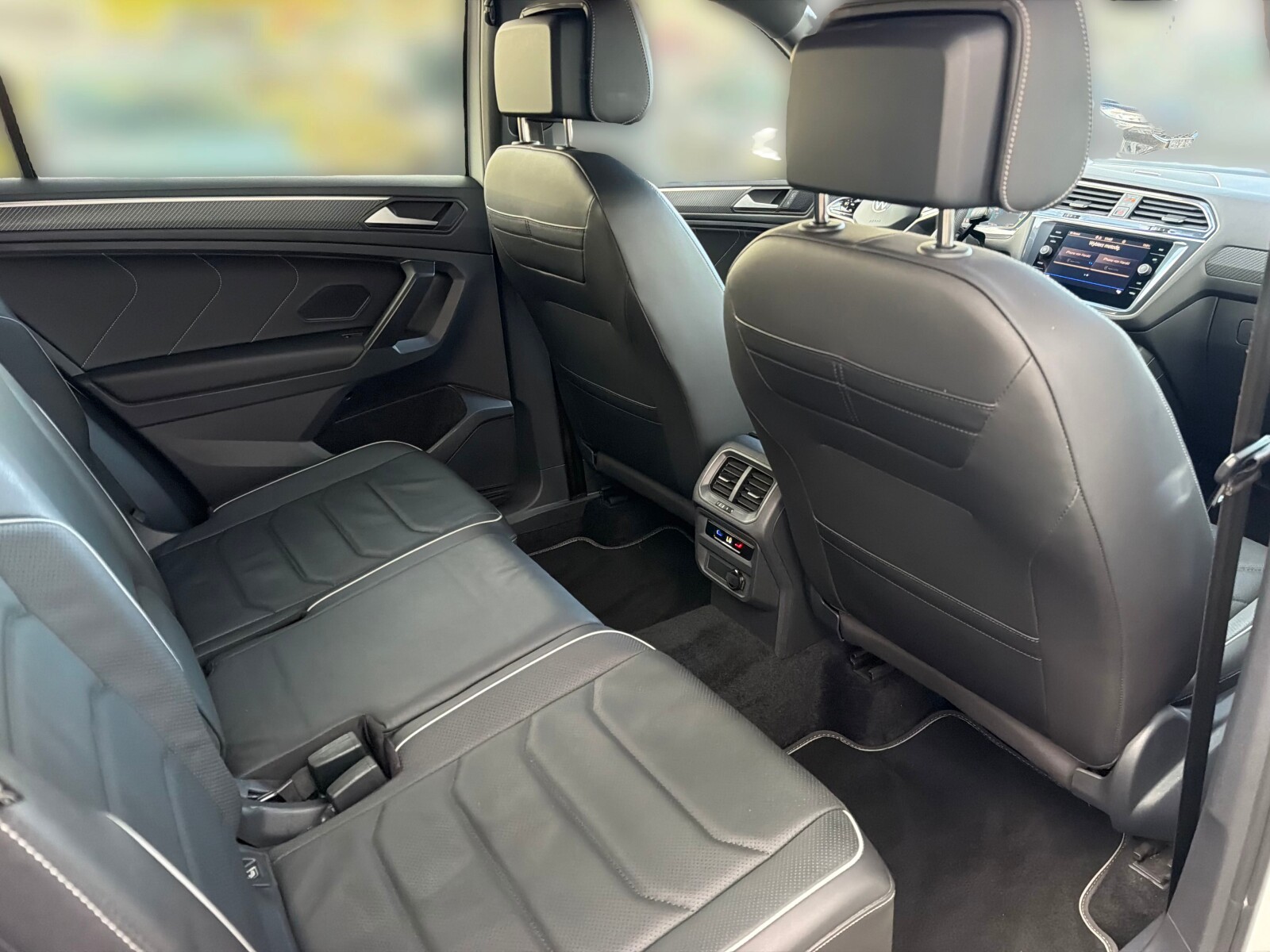 Volkswagen Tiguan Allspace - zdjęcie 15
