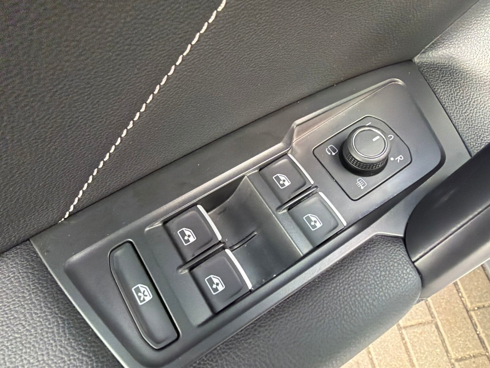 Volkswagen Tiguan Allspace - zdjęcie 12