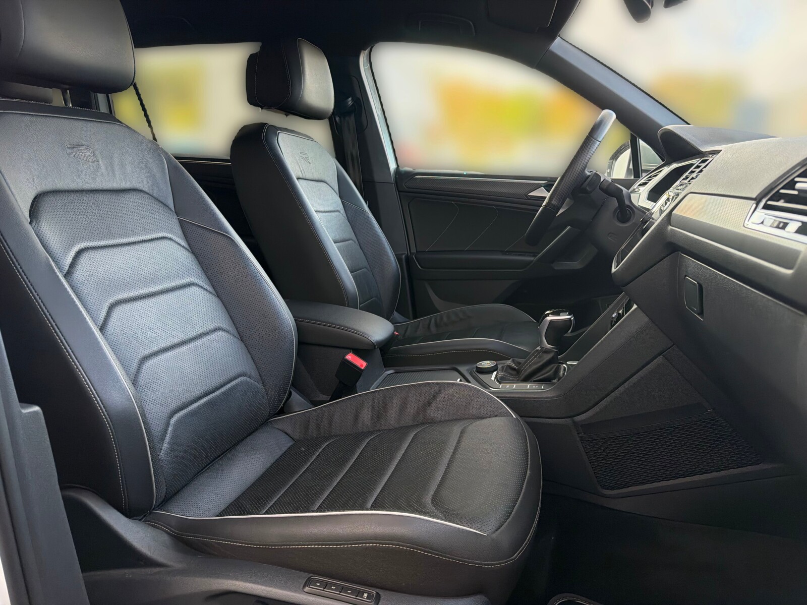 Volkswagen Tiguan Allspace - zdjęcie 18