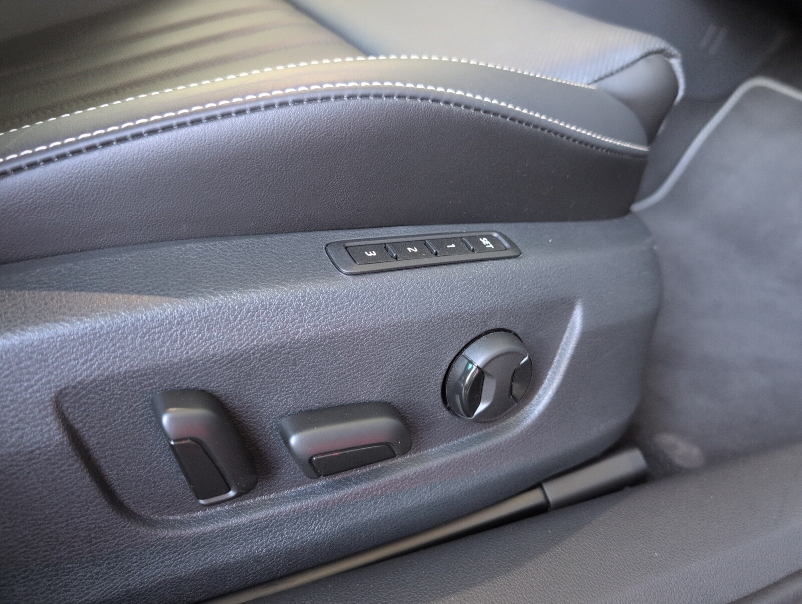 Škoda Superb Combi - zdjęcie 20