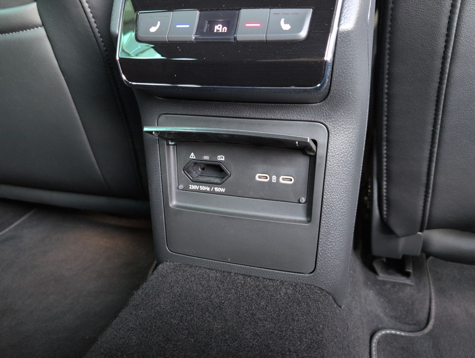 Škoda Superb Combi - zdjęcie 14