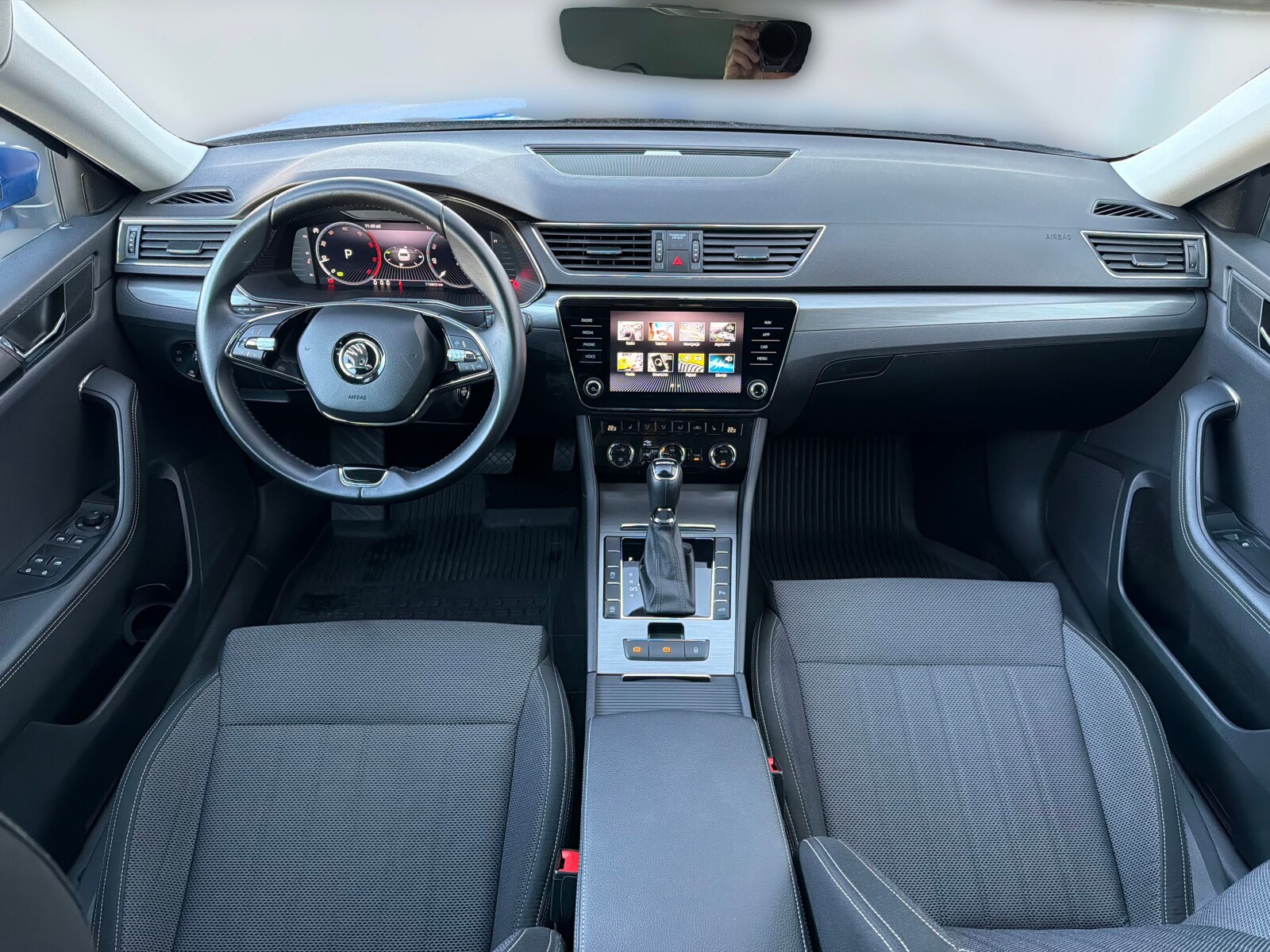 Škoda Superb Combi - zdjęcie 21