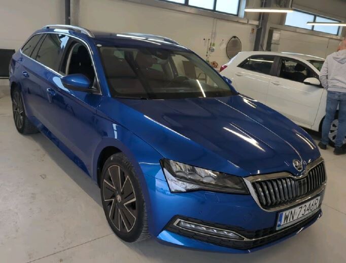 Škoda Superb Combi - zdjęcie 2