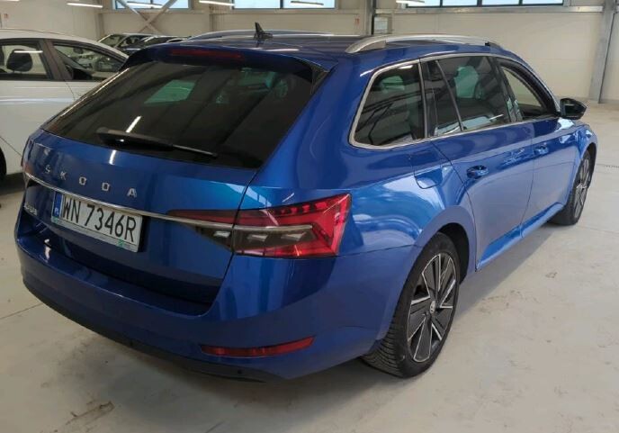 Škoda Superb Combi - zdjęcie 4