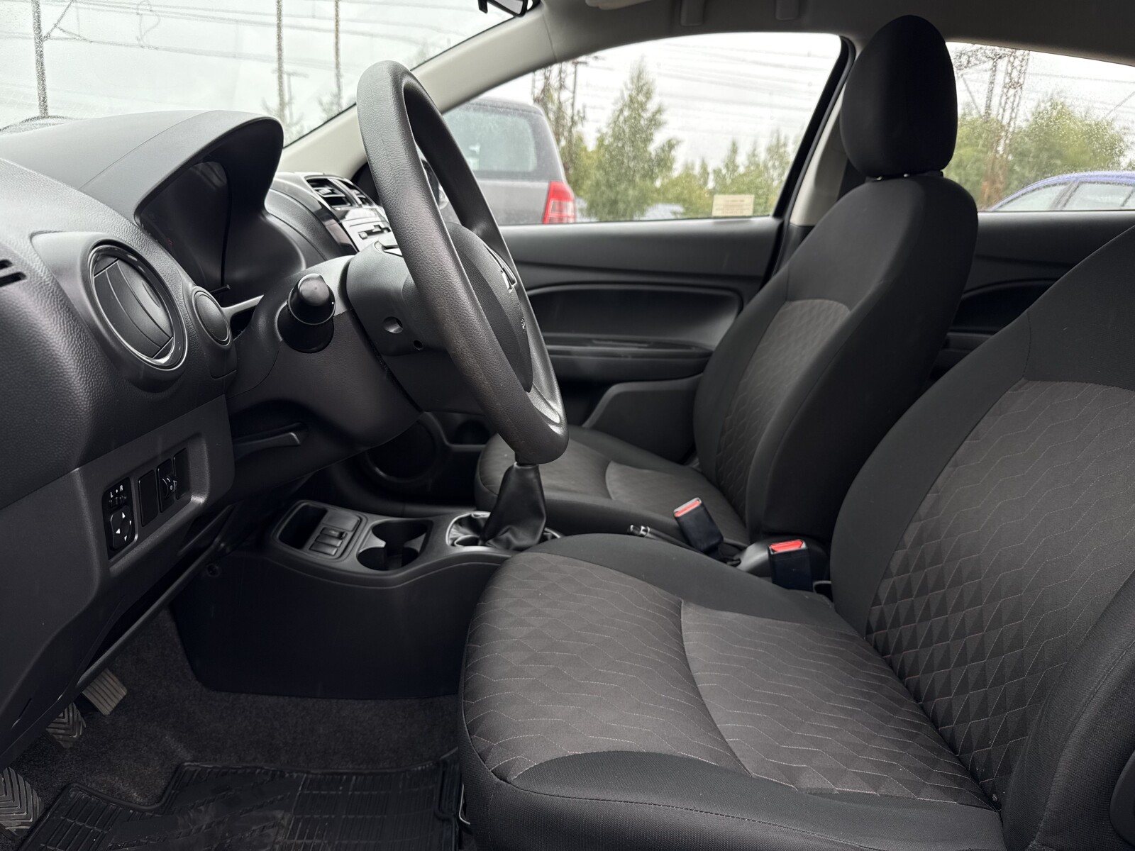 Mitsubishi Space Star - zdjęcie 10