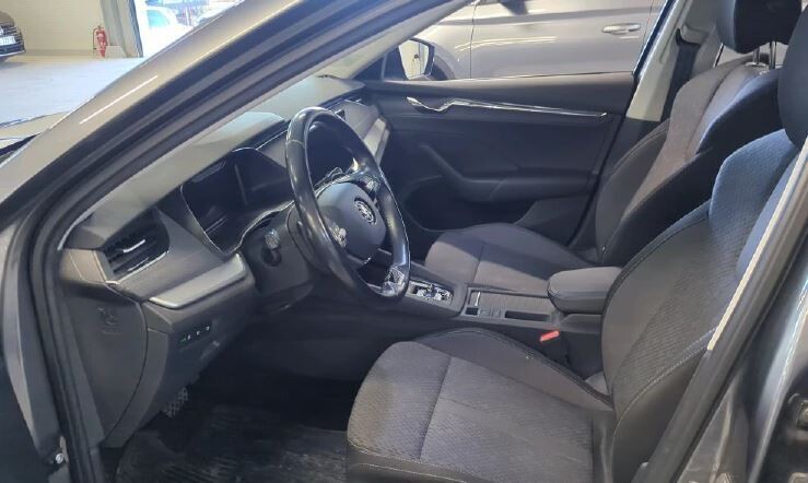 Škoda Octavia Combi - zdjęcie 6