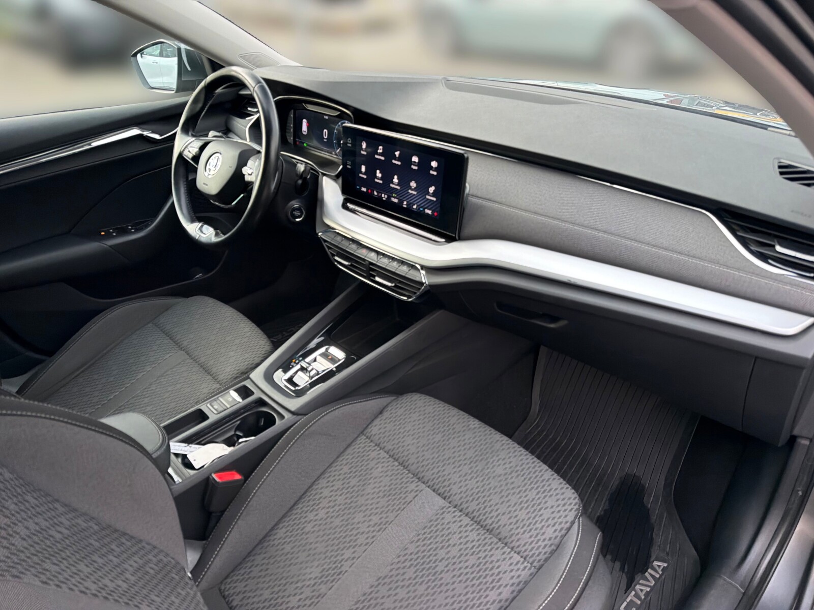 Škoda Octavia Combi - zdjęcie 15