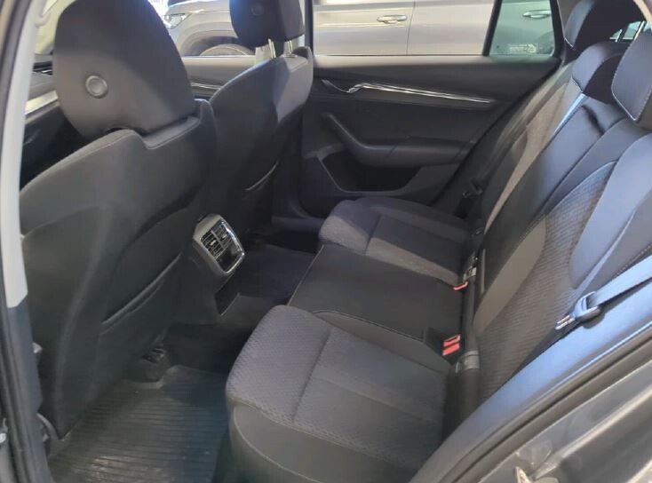 Škoda Octavia Combi - zdjęcie 7