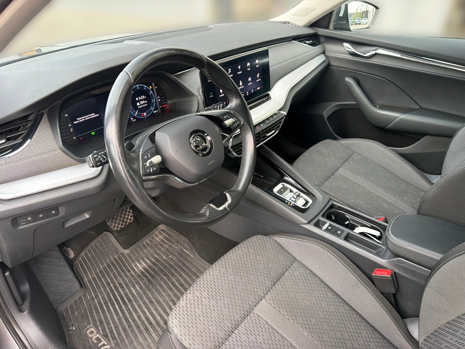 Škoda Octavia Combi - zdjęcie 9