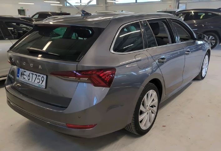Škoda Octavia Combi - zdjęcie 4