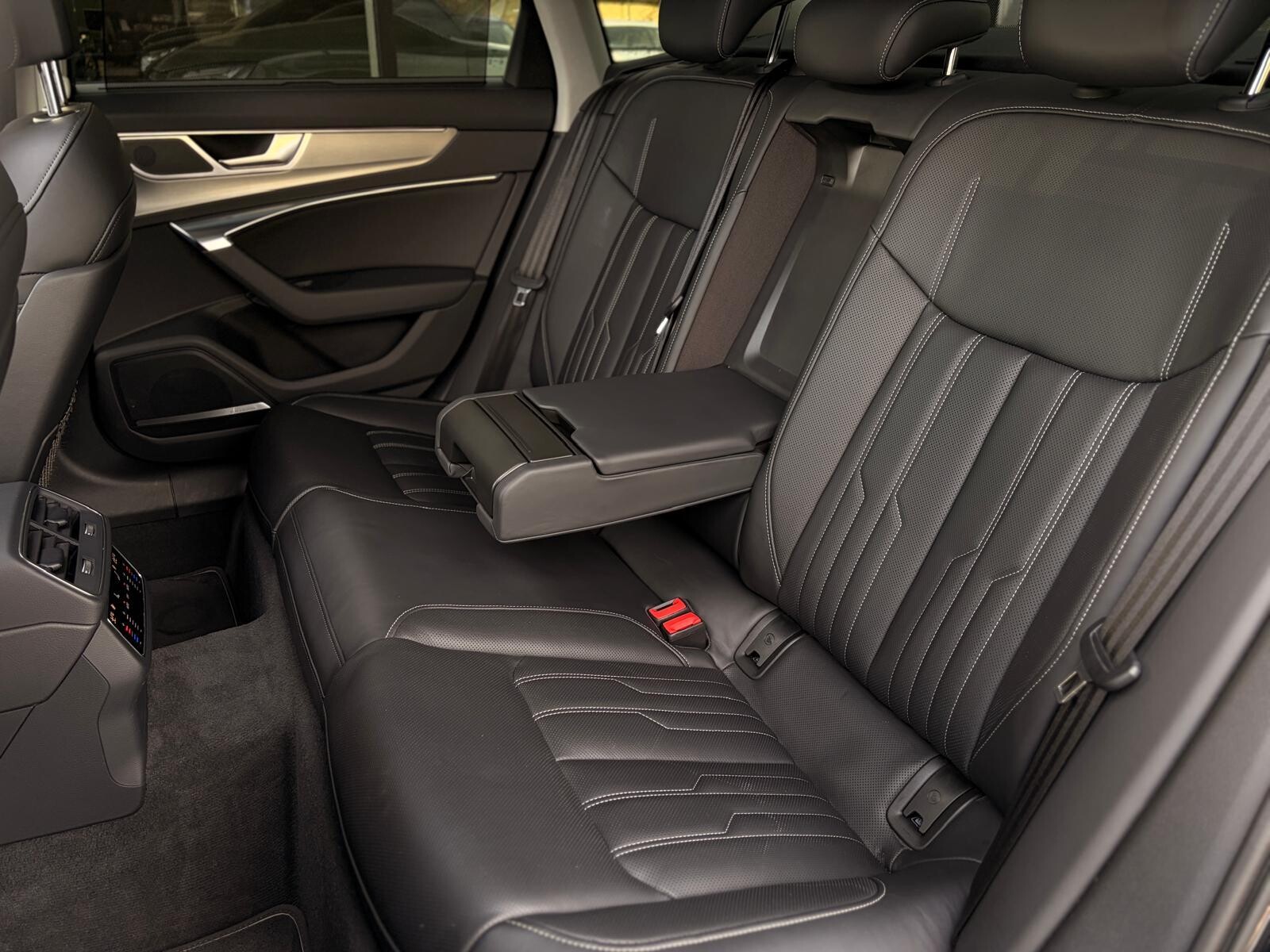 Audi A6 Limousine TFSI e - zdjęcie 17