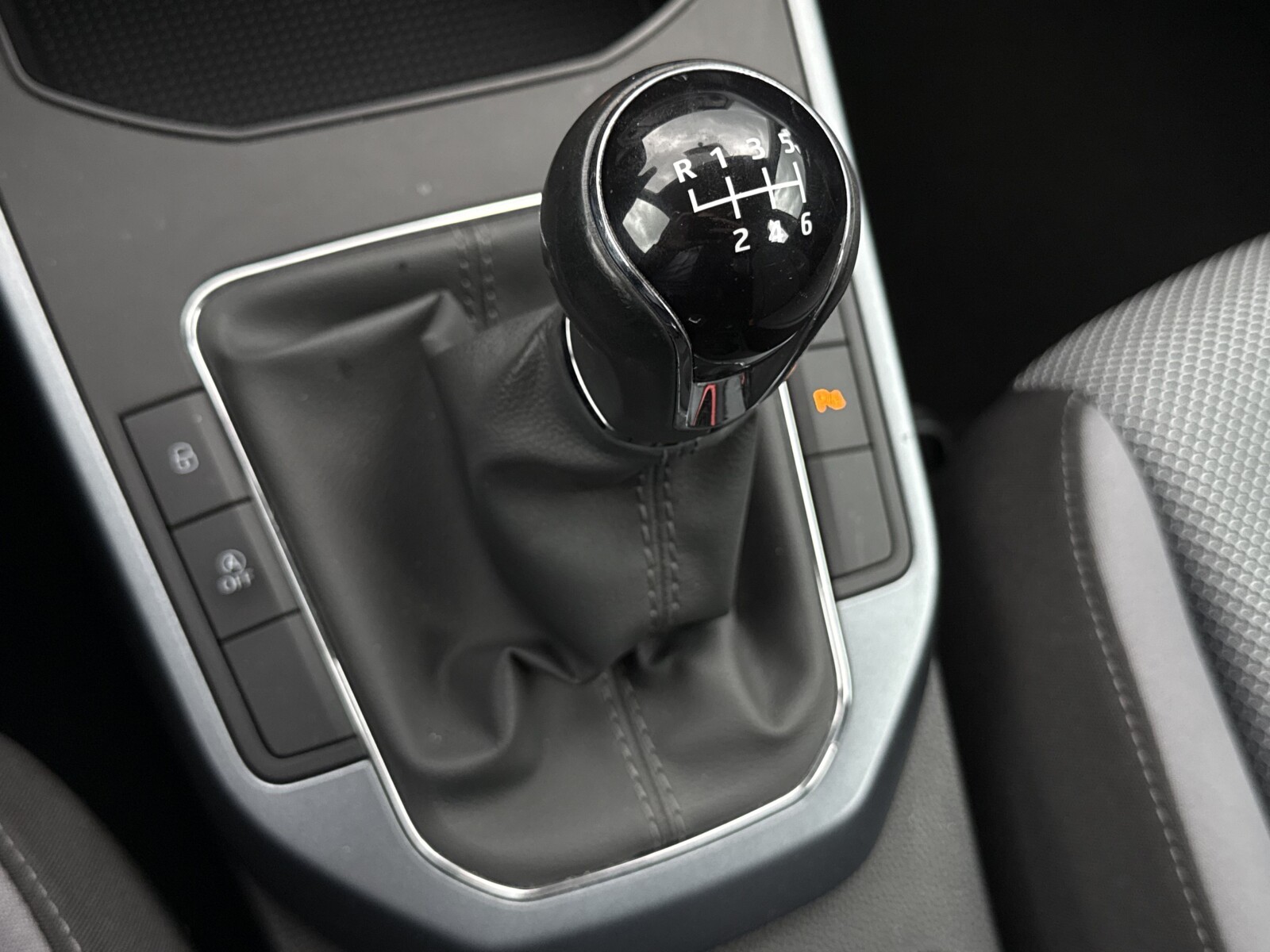 Seat Arona - zdjęcie 19