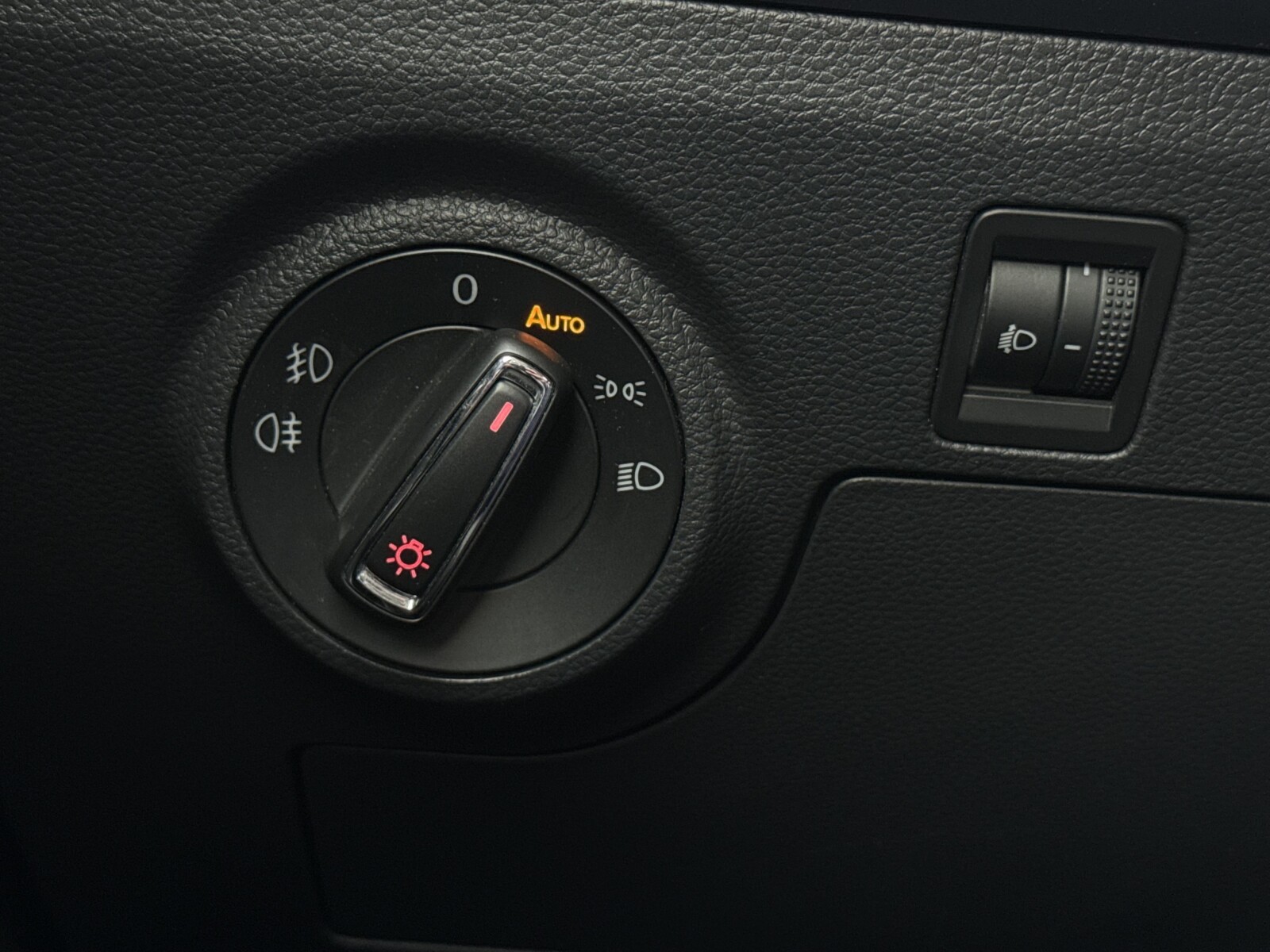 Seat Arona - zdjęcie 23