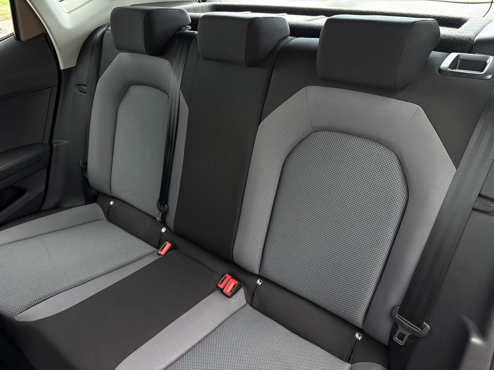 Seat Arona - zdjęcie 31