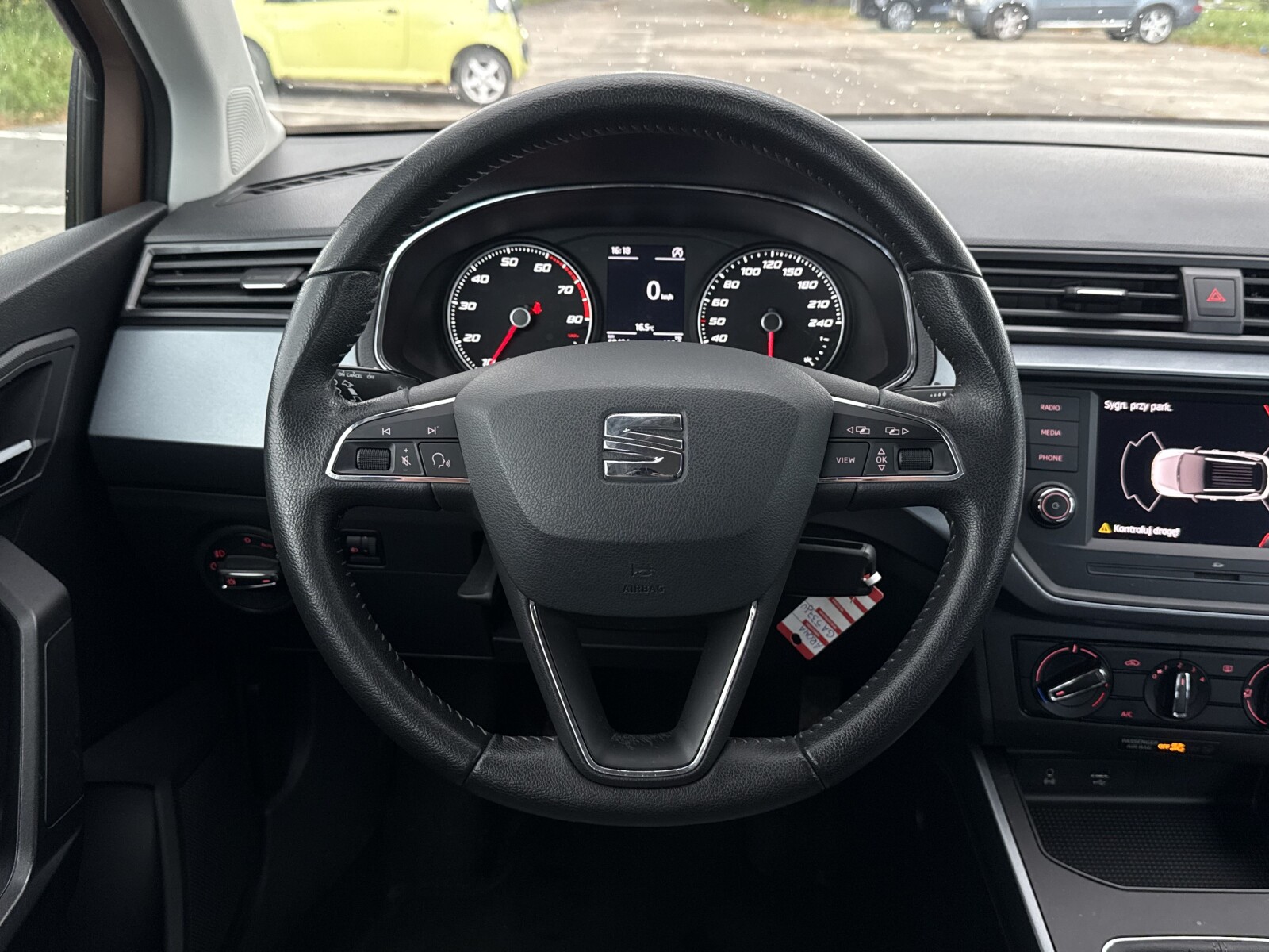 Seat Arona - zdjęcie 14