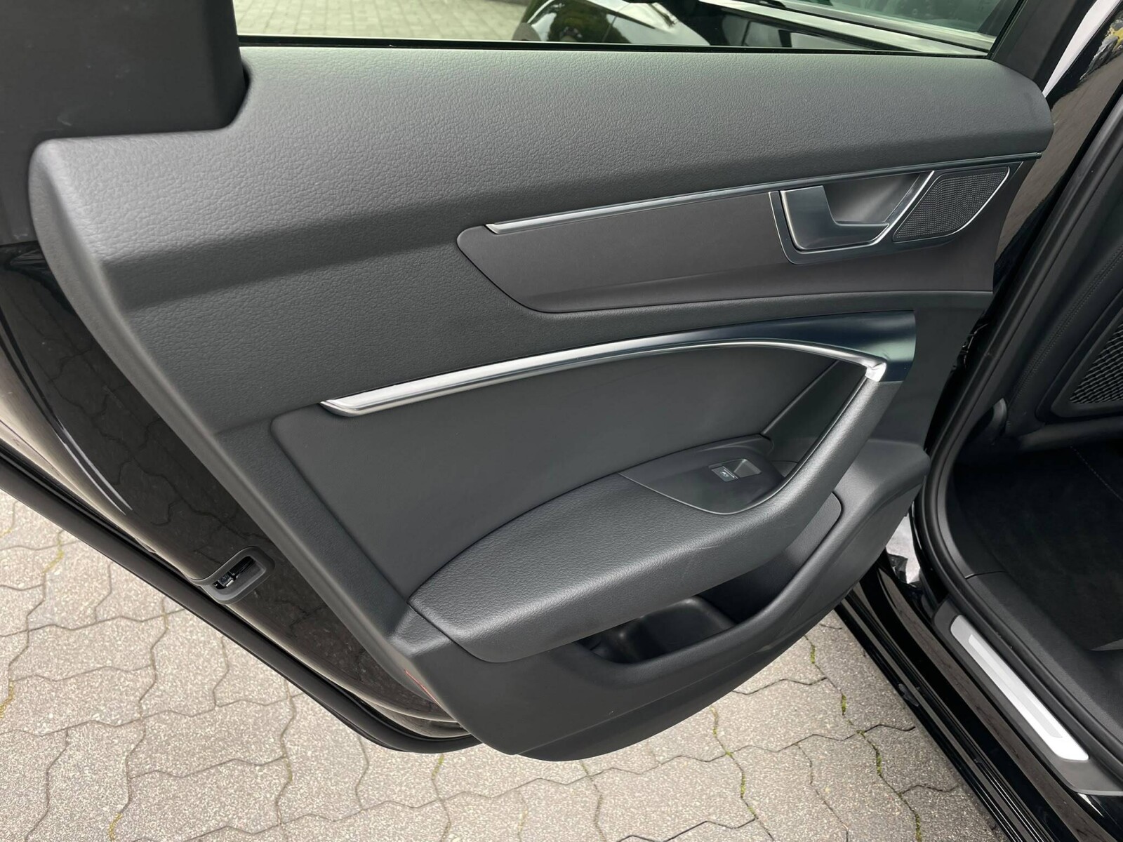 Audi A6 Avant - zdjęcie 11