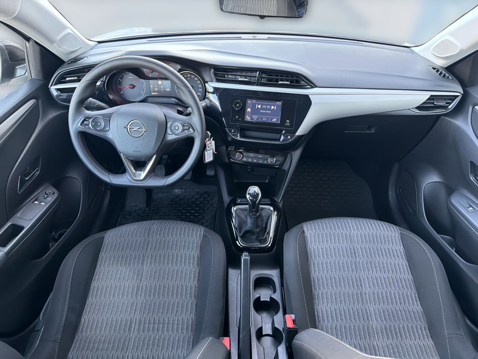 Opel Corsa - zdjęcie 19