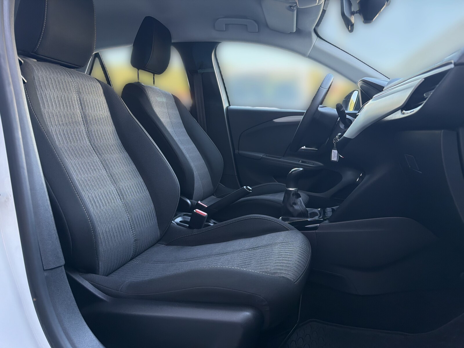 Opel Corsa - zdjęcie 17