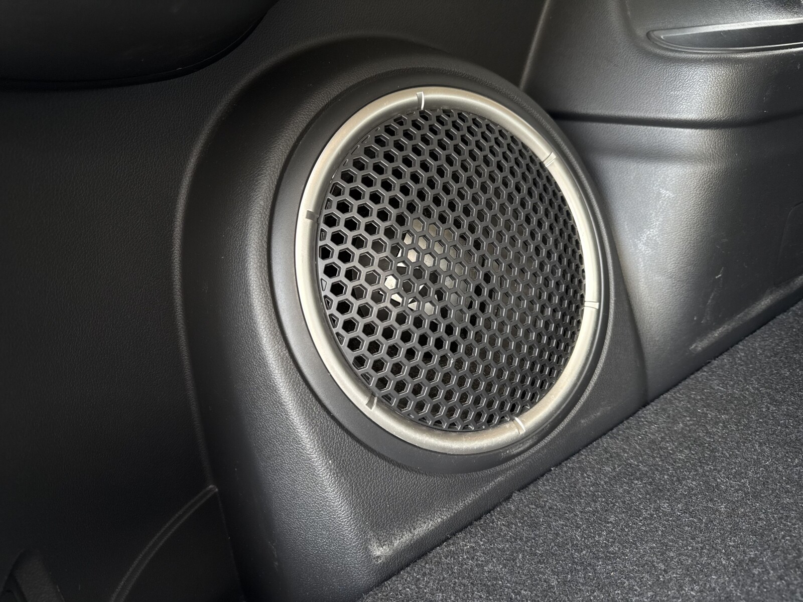 Mitsubishi Outlander - zdjęcie 33
