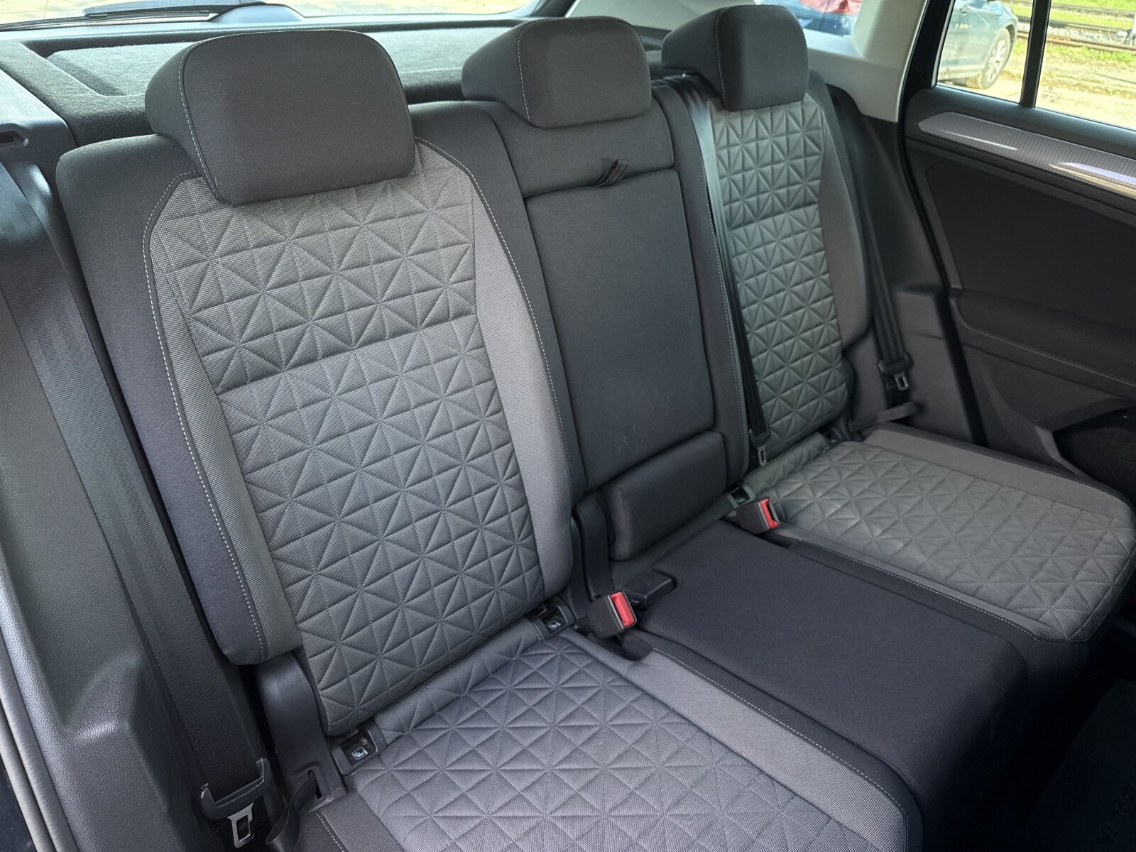 Volkswagen Tiguan - zdjęcie 33