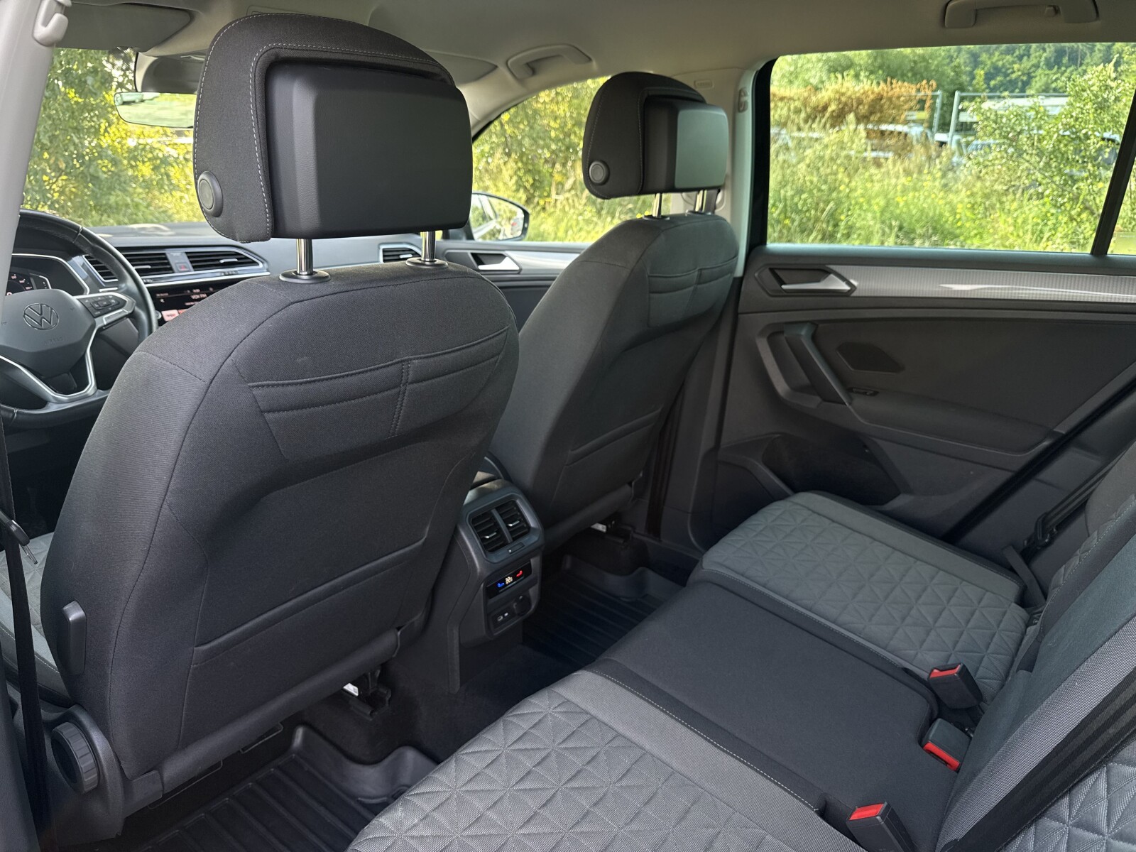 Volkswagen Tiguan - zdjęcie 29