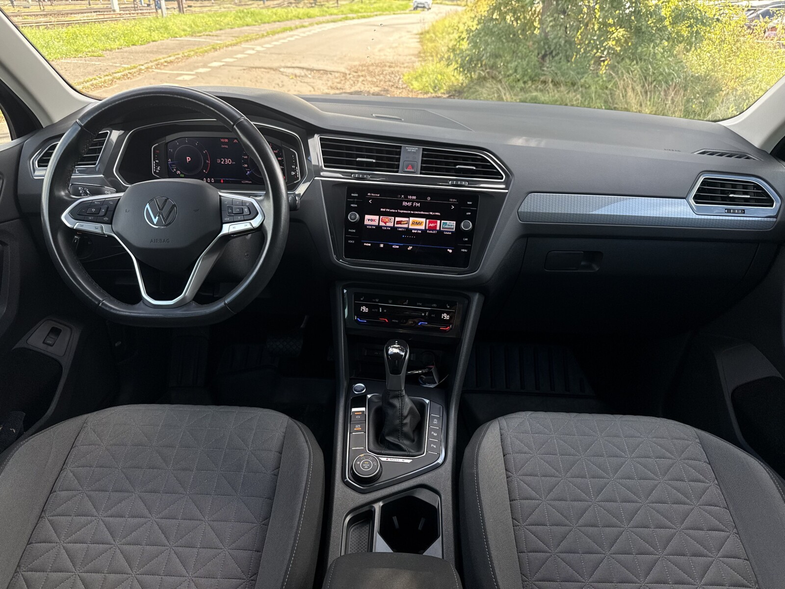 Volkswagen Tiguan - zdjęcie 9