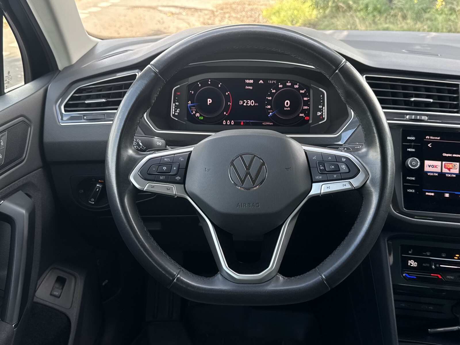 Volkswagen Tiguan - zdjęcie 14