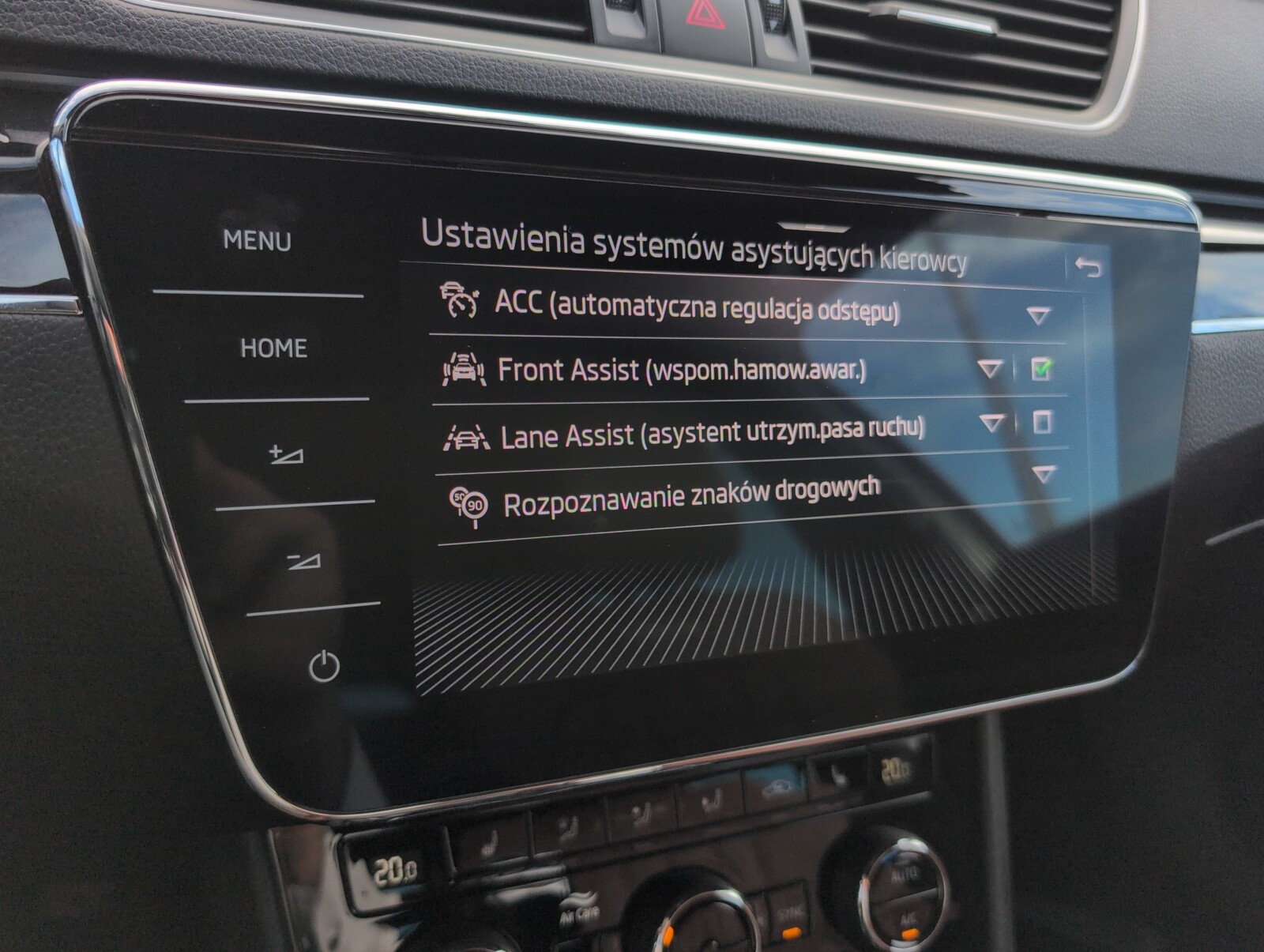 Škoda Superb Combi - zdjęcie 36