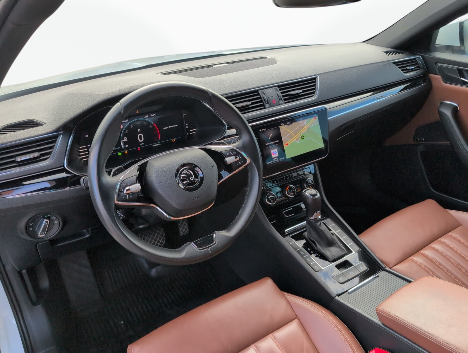 Škoda Superb Combi - zdjęcie 21