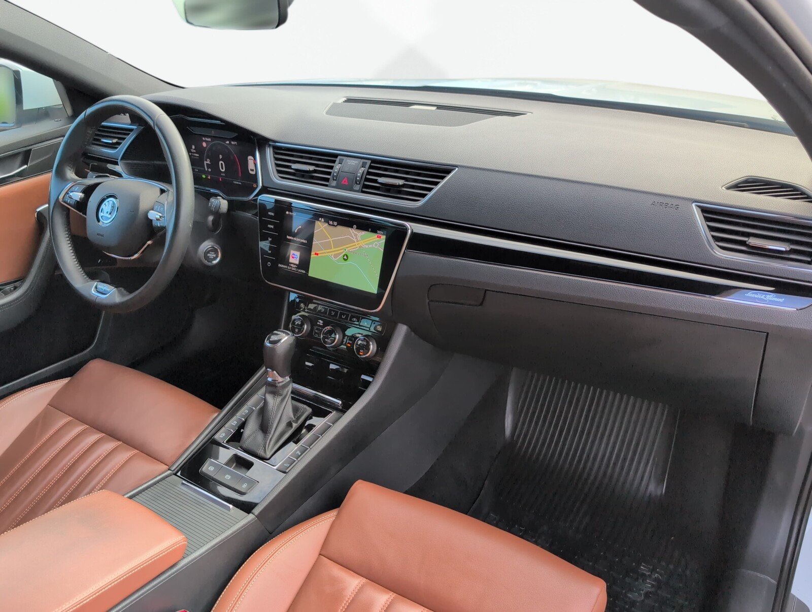 Škoda Superb Combi - zdjęcie 18