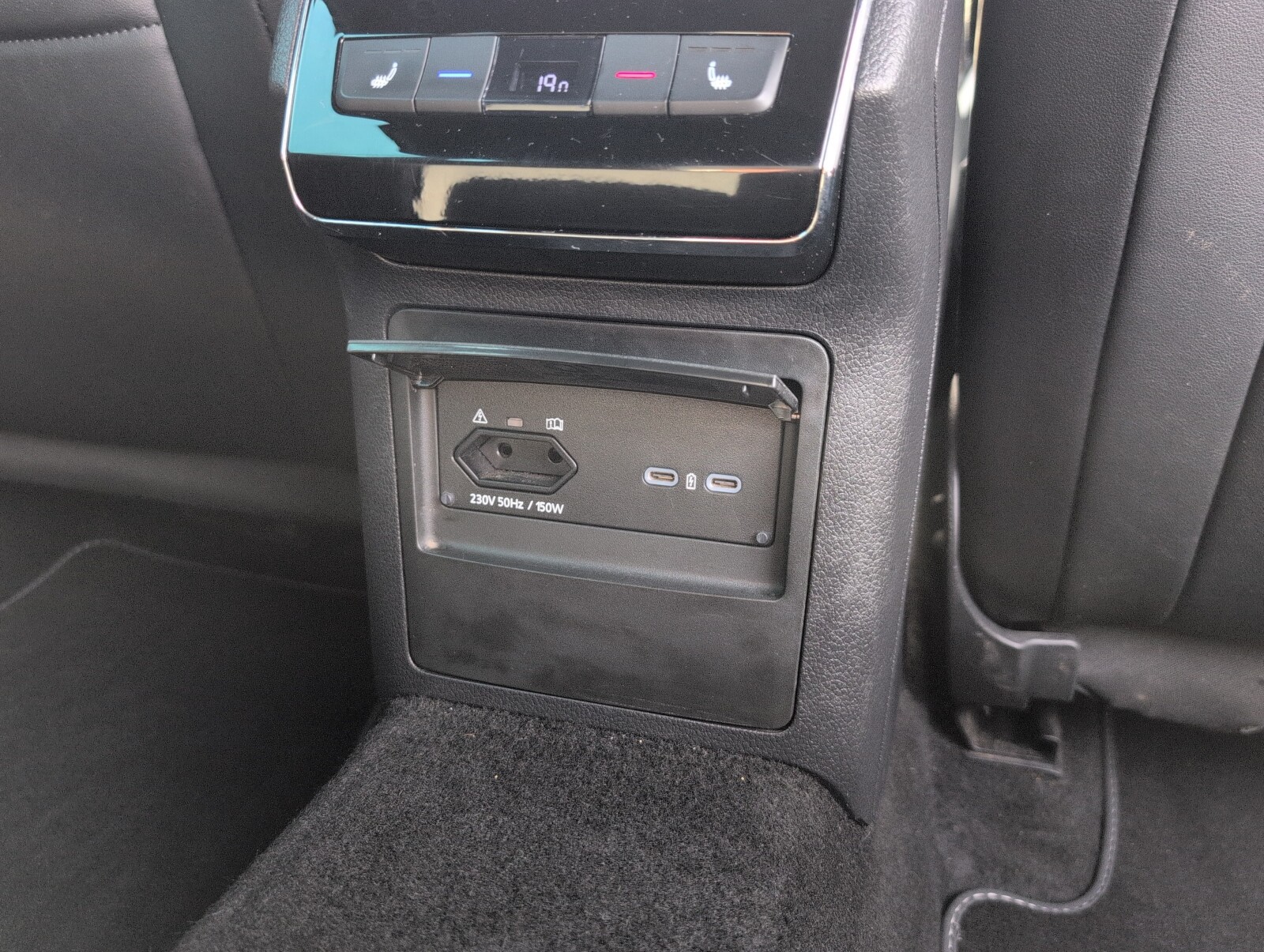 Škoda Superb Combi - zdjęcie 15