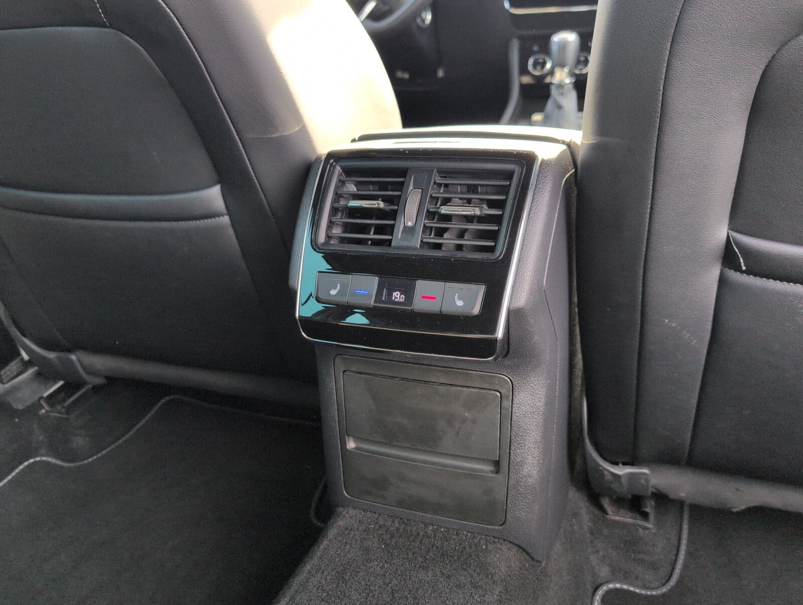 Škoda Superb Combi - zdjęcie 14